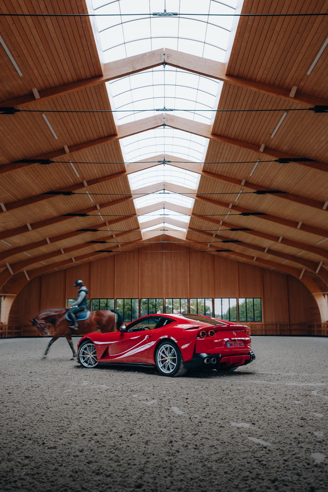 Ferrari 812 Superfast rouge en dépôt-vente chez Voiture sur mesure