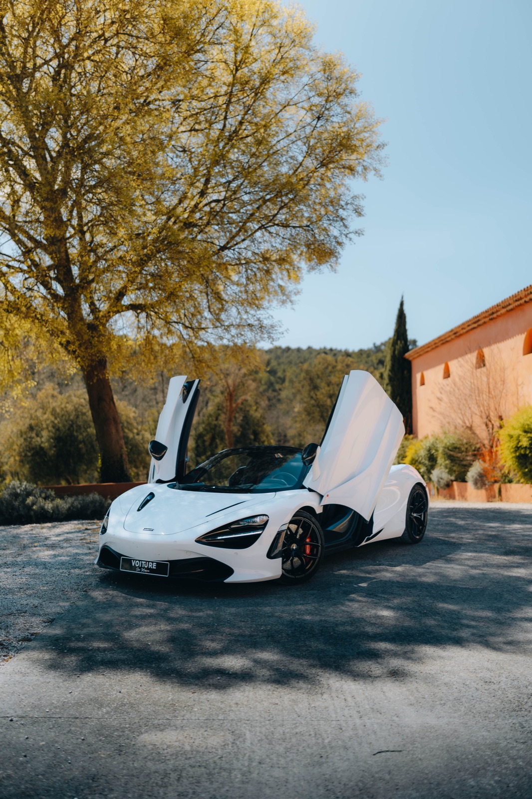McLaren 720S blanche en dépôt-vente chez Voiture sur mesure